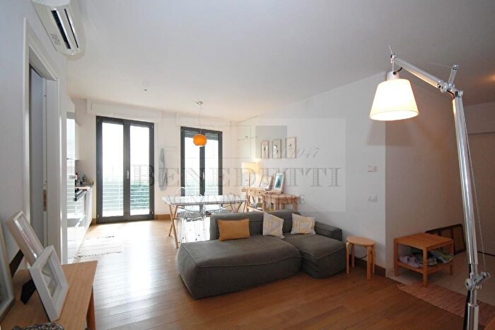 Appartamento con 5 locali in vendita in Via G Carducci, Pietrasanta