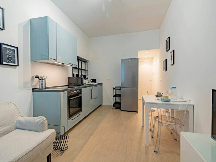 Appartamento monolocale in affitto in Via Aristotile Fioravanti, Paolo Sarpi, Milano