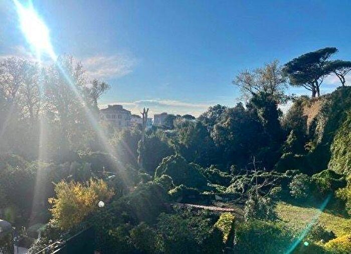 Appartamento con 5 locali in affitto in Marechiaro, Napoli