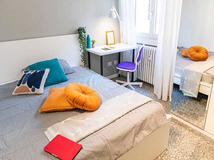 Appartamento quadrilocale in affitto in Corso Magenta, Vincenzo Monti, Milano