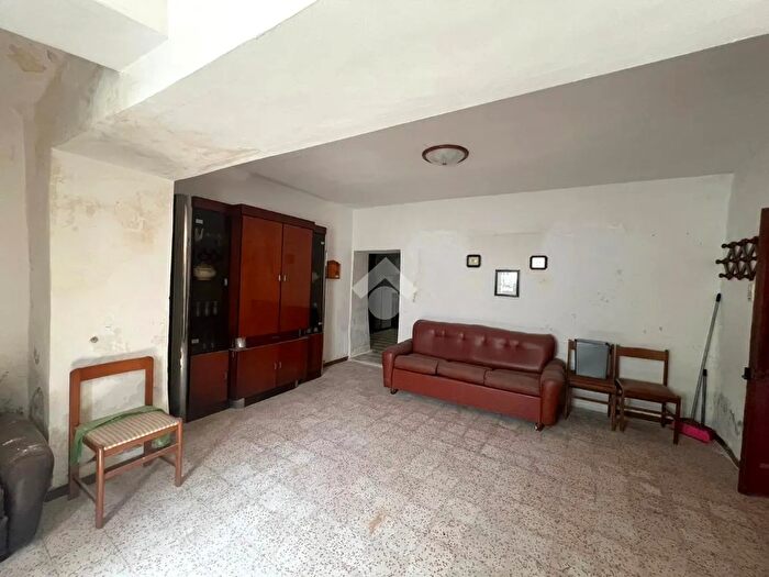 Casa trilocale in vendita in Via Falciano, Falciano Del Massico