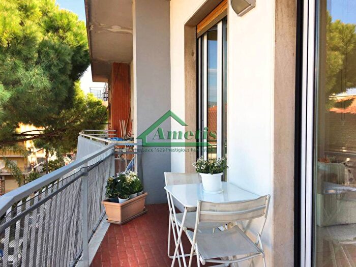 Appartamento trilocale in affitto in Via biancheri, Centro, Diano Marina