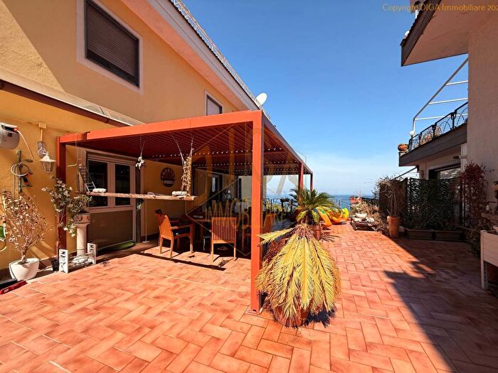 Appartamento quadrilocale in vendita in Via Capo, Sorrento