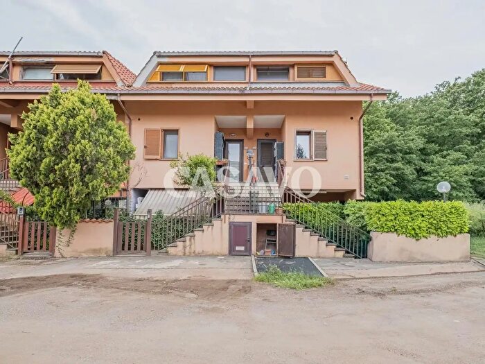 Casa trilocale in vendita in Via Roma, Manziana