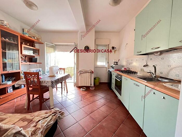 Appartamento trilocale in vendita in Via Giacomo Besio Palermo Pa Italia, Palermo