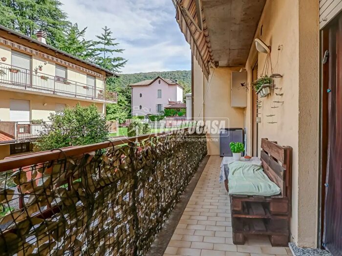 Appartamento trilocale in vendita in Gavirate