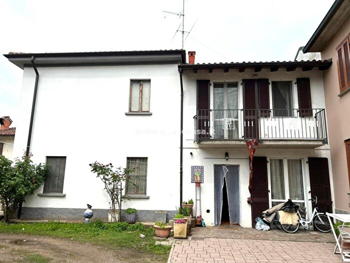 Casa trilocale in vendita in Via Marconi, Cura Carpignano