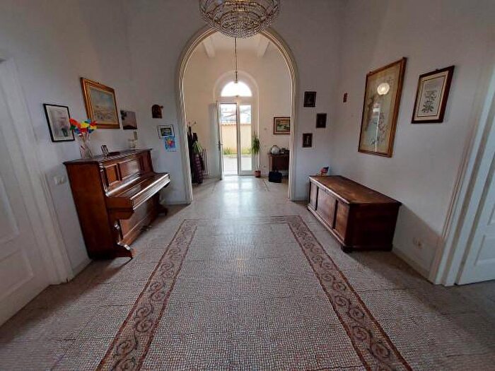 Appartamento con 6 locali in vendita in Livorno