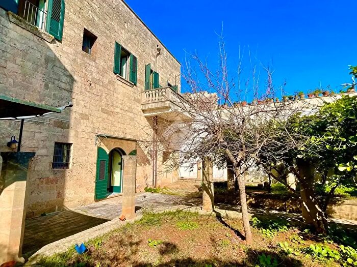 Casa con 9 locali in vendita in Via Barco, Ugento