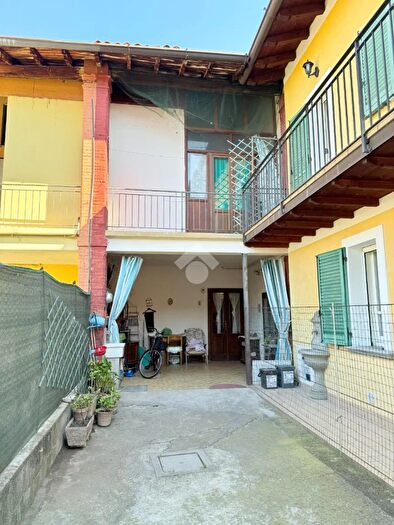 Casa trilocale in vendita in Via Giuseppe Garibaldi, Provaglio DIseo