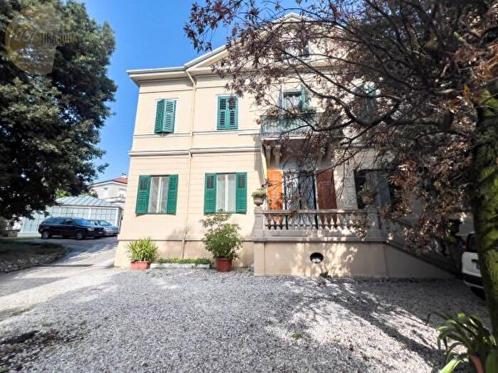 Appartamento con 6 locali in vendita in Via della Pietà, Trieste