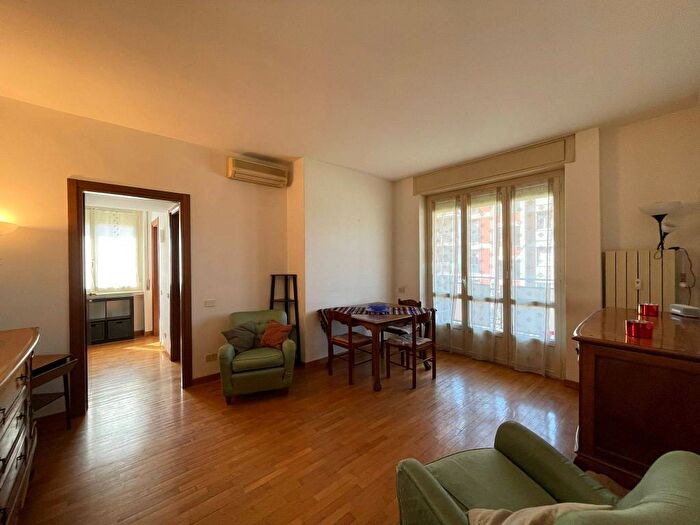 Appartamento trilocale in affitto in Via Bartolomeo Colleoni, Sempione, Milano