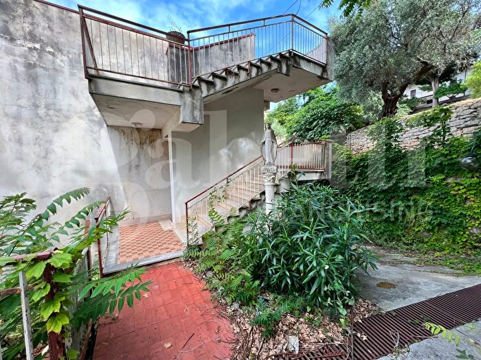 Appartamento trilocale in vendita in Via della Collina, Falconara Albanese