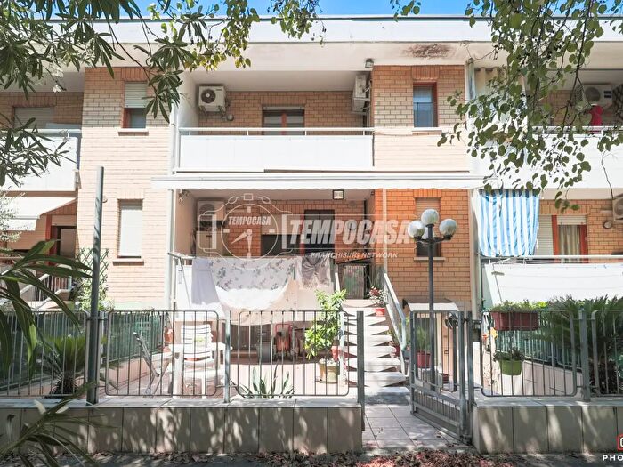 Casa con 7 locali in vendita in Via Ugo La Malfa, Cattolica