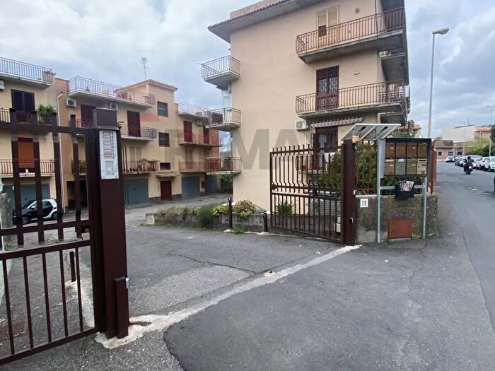 Appartamento con 5 locali in vendita in Via Catusi, Acireale