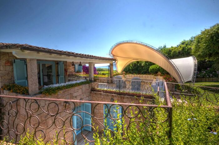 Casa con 11 locali in vendita in Via del Corallo Olbia, Olbia