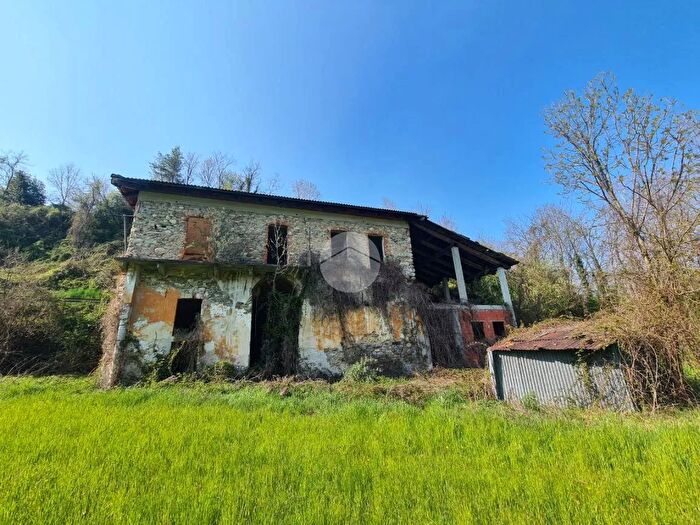 Casa con 5 locali in vendita in Località Troglia, Cuorgne