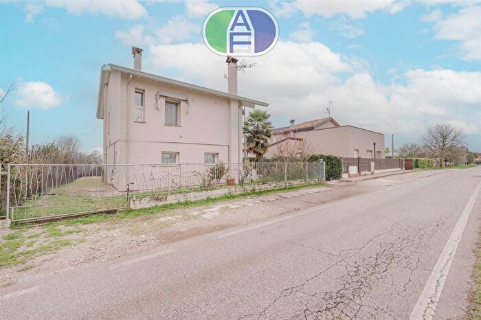 Casa con 6 locali in vendita in Via Tresievoli, Mira