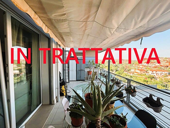 Appartamento trilocale in vendita in Via Vicolungo, Roma