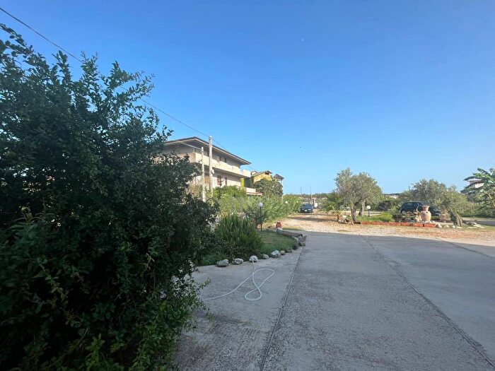 Casa con 5 locali in affitto in Via Procida, Sellia Marina