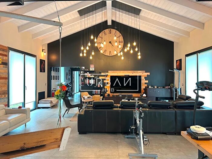 Casa con 6 locali in vendita in San Mauro Pascoli