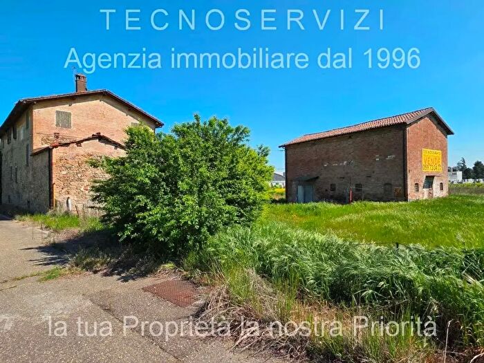 Casa con 9 locali in vendita in Via Confine, Savignano Sul Panaro