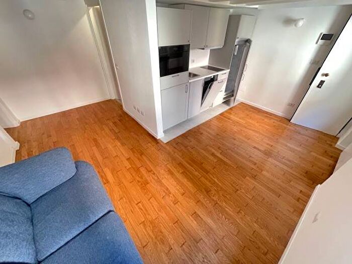 Appartamento bilocale in affitto in Largo Benedetto Cairoli, Cadorna Castello, Milano