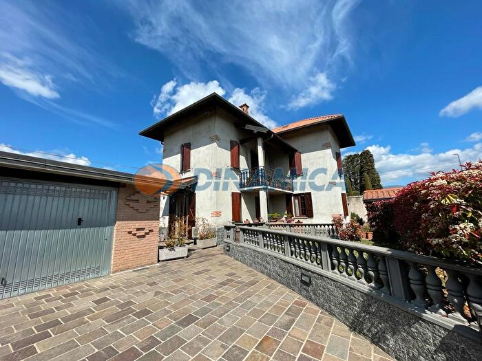 Casa con 5 locali in vendita in Via Roma, Bonate Sopra