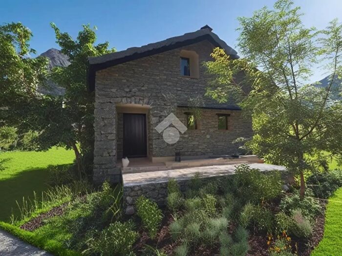 Casa bilocale in vendita in Frazione Chez Les Chuc, Valpelline