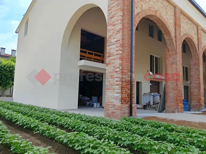 Casa con 5 locali in vendita in Via Rosa, Roveredo Di Gua'
