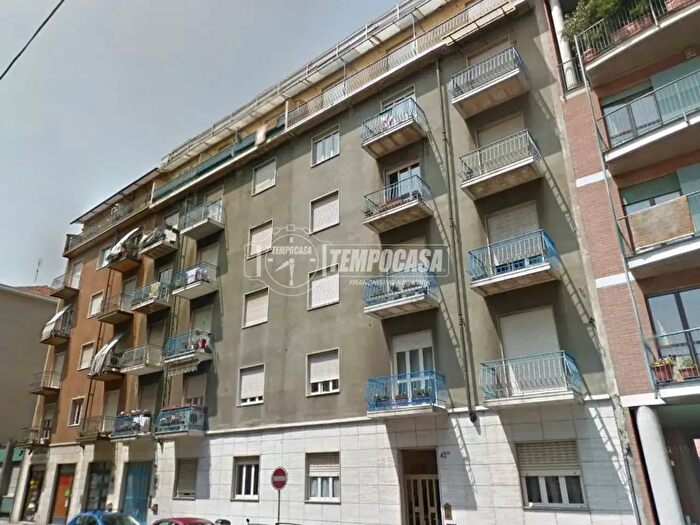 Appartamento trilocale in vendita in Via Asiago, Torino