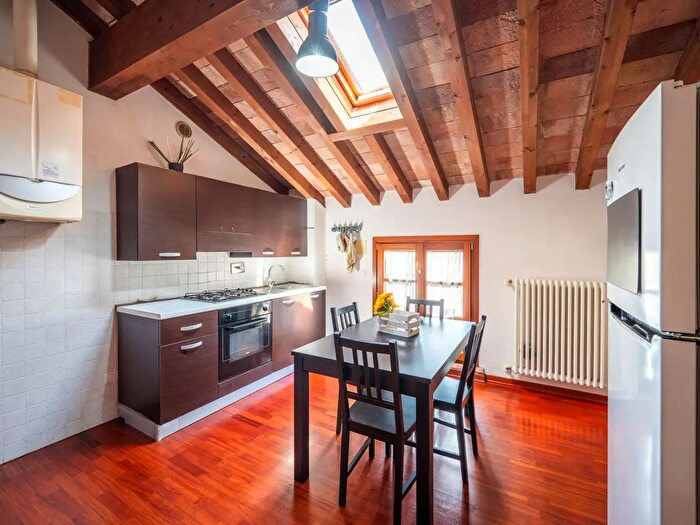 Appartamento bilocale in vendita in Via della Pace, SantIlario DEnza