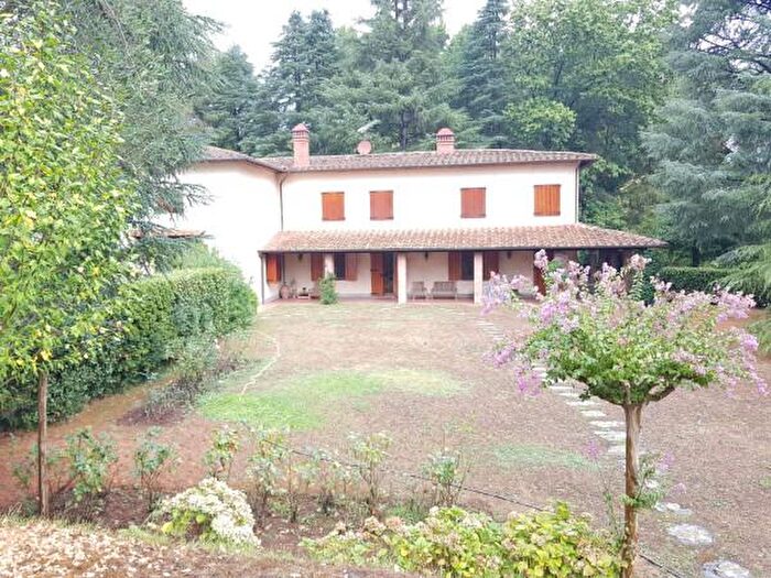 Casa con 6 locali in vendita in Santeschi, Lucca