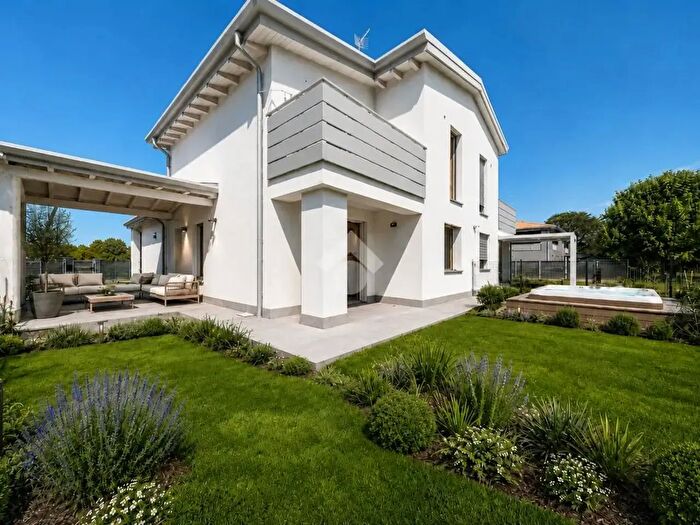 Casa con 5 locali in vendita in Via Ludovico Ariosto, Rio Saliceto