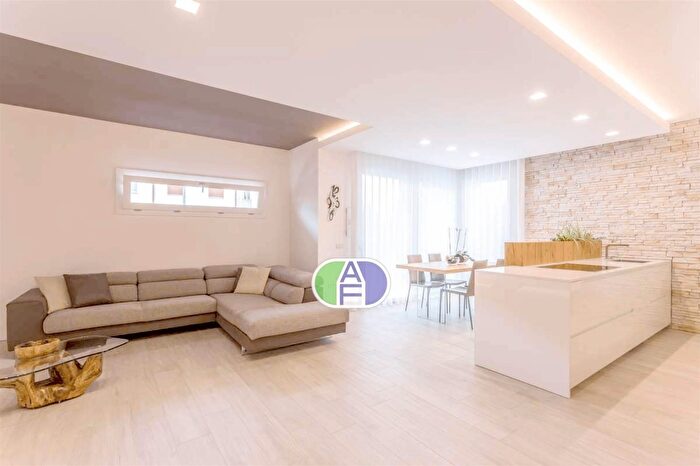 Appartamento quadrilocale in vendita in Via Roma, Spinea