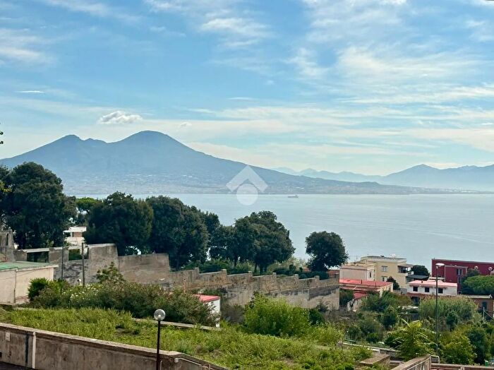 Appartamento con 5 locali in vendita in Via Alessandro Manzoni, Napoli