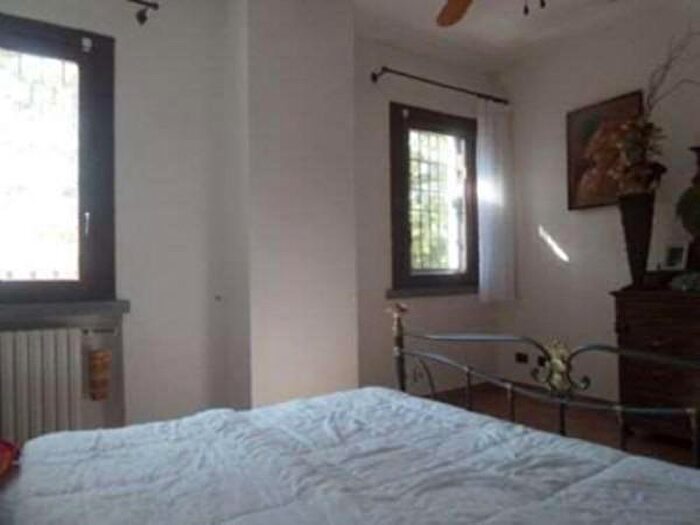 Casa con 6 locali in vendita in Correggio