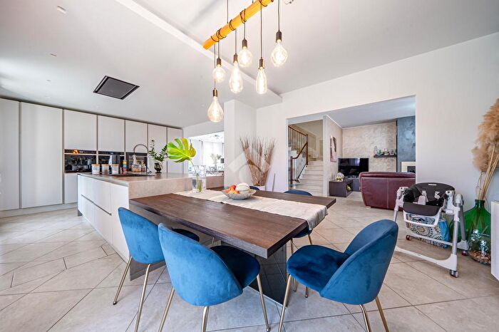 Casa con 6 locali in vendita in Via M dAntona, Fabbrico