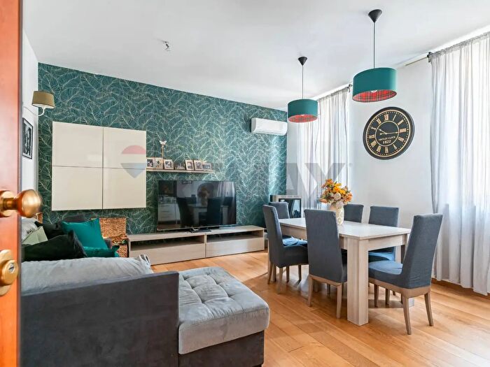 Appartamento trilocale in vendita in Via Calchi Novati, Carnate