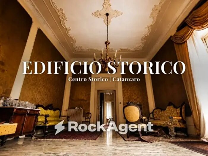 Appartamento con 5 locali in vendita in Discesa Cavour, Catanzaro