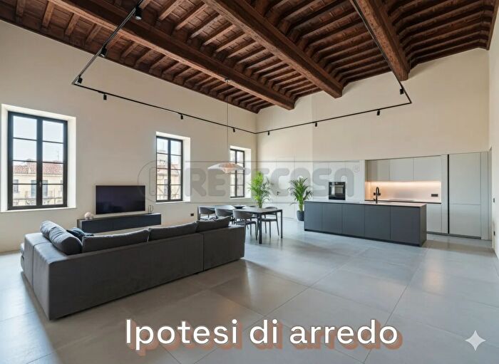 Appartamento trilocale in vendita in Corso Garibaldi, Cremona