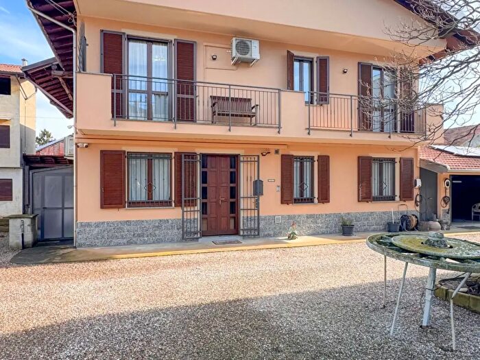 Casa con 5 locali in vendita in Via Manzoni, Mezzomerico