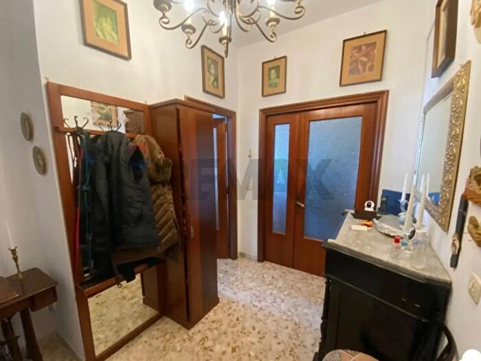 Appartamento con 7 locali in vendita in Via Achille Grandi, Brindisi