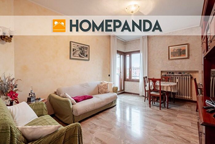 Appartamento trilocale in vendita in Via delle Forze Armate, Milano