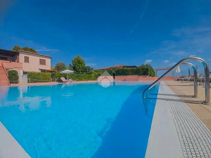 Appartamento bilocale in vendita in Via Le Ena Molta, San Teodoro