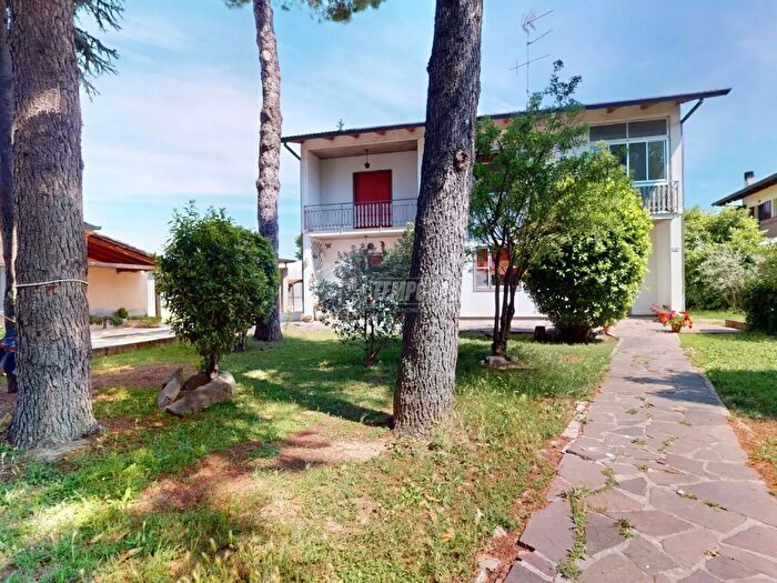 Appartamento quadrilocale in vendita in Via Visdomina a, Cervia