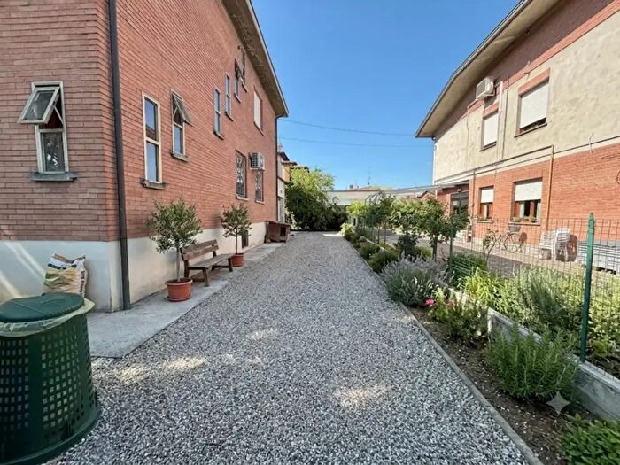 Appartamento quadrilocale in vendita in Via Fratelli Bandiera, Novi Di Modena