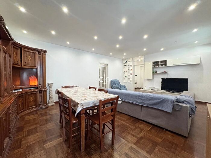 Appartamento quadrilocale in vendita in Via della Casetta Mattei, Roma