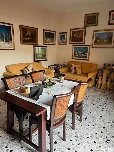 Appartamento trilocale in vendita in Via Asterio Snc, Roma