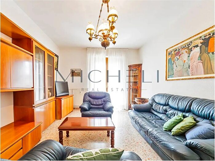Appartamento quadrilocale in vendita in Via Cernaia, Lecco